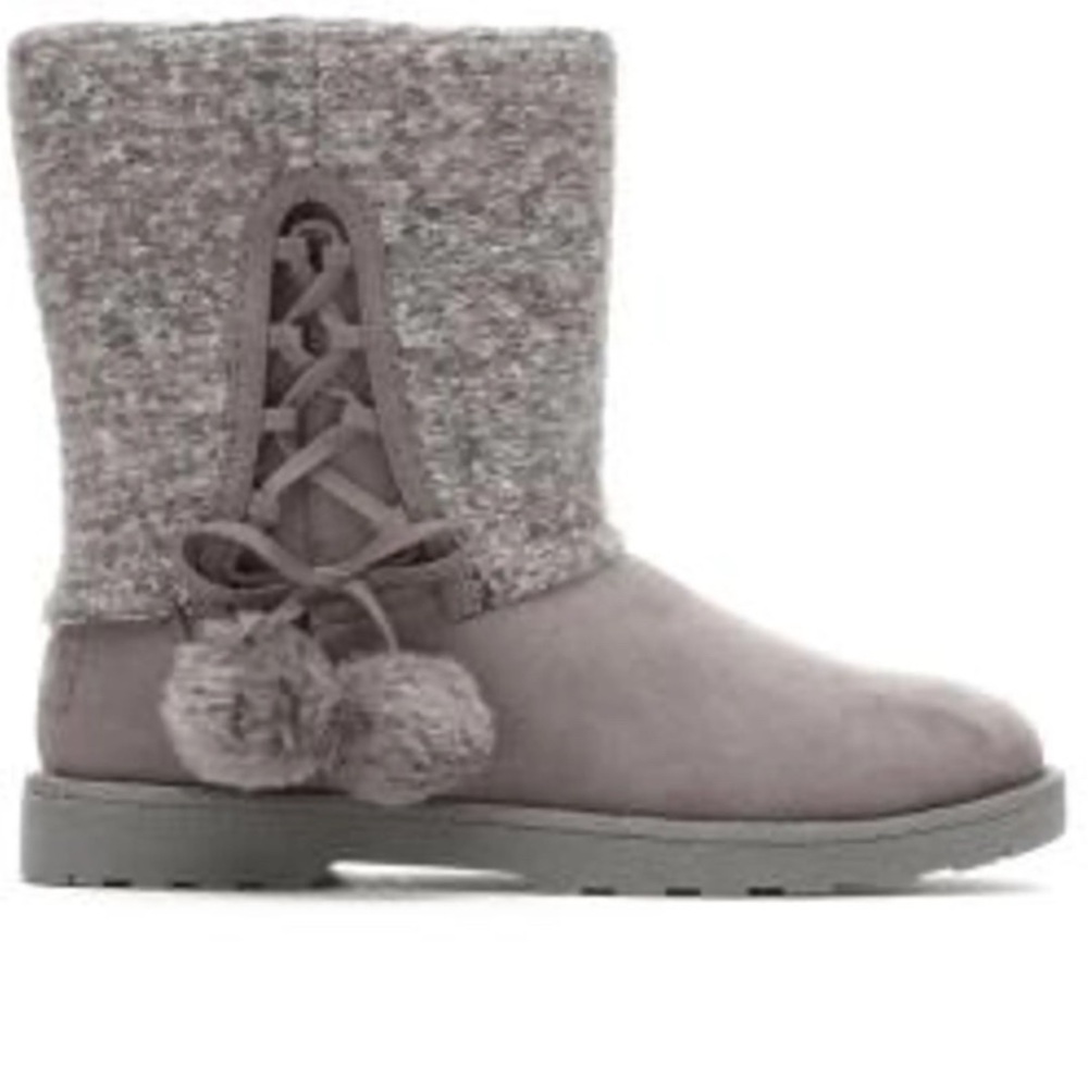 Stylish Gray Women's Winter Boots with Pom-Pom Accent